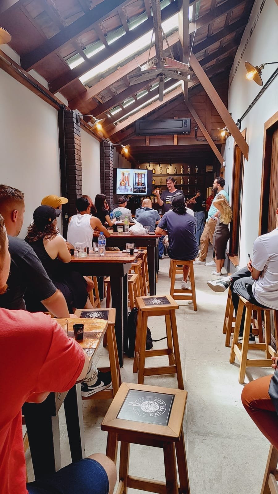 O papel da coquetelaria na cultura brasileira: uma celebração de sabores e histórias