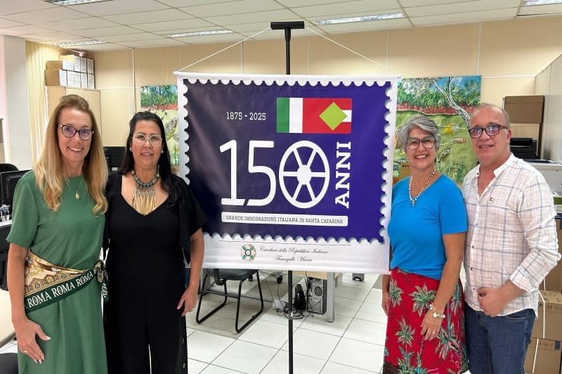 Imigração italiana,Santa Catarina,Porto de Itajaí,cultura italiana,legado cultural,Brusque,Nova Trento,Botuverá,Guabiruba,Gaspar,Brasil,Itália,eventos históricos