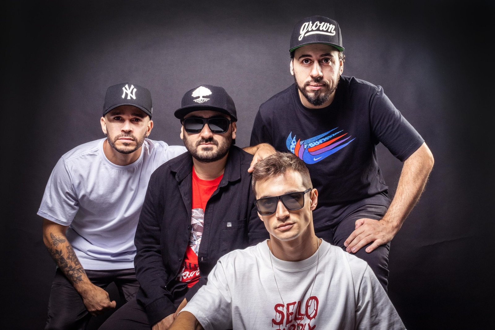 Primeiro Deck,reggae fusion,novo álbum,"Mais de Mil Palavras para Dizer",plataformas digitais,Allan de Oliveira,Itajaí,ODZ Music,Fili Filizzola,Grammy Latinos,Lei de Incentivo à Cultura,Prefeitura de Itajaí,Fundação Cultural de Itajaí,Instituto Sorrir,Armandinho,Criolo,Marcelo D2,Dazaranha,Ponto de Equilíbrio,Tribo de Jah,Maskavo,reggae,música,"Praia da Solidão",rock alternativo,indie,geração.