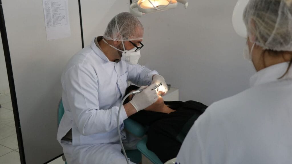 mutirão de cirurgias,fila de espera,exodontias,saúde bucal,Centro de Especialidades Odontológicas.