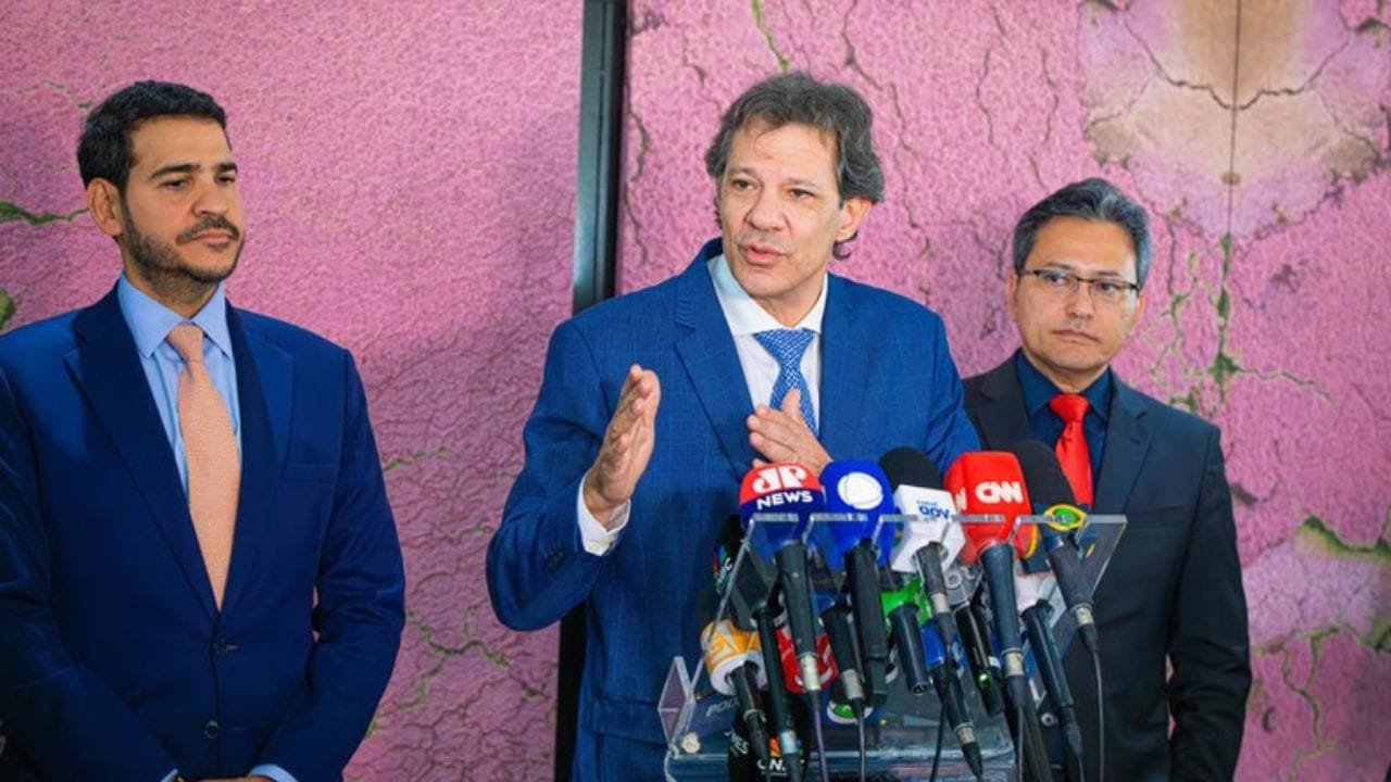 Pix,Governo Federal,Medida Provisória,fake news,economia popular,Advocacia-Geral da União,Receita Federal,fiscalização,sigilo bancário,práticas abusivas,inquérito policial,Fernando Haddad,Jorge Messias.