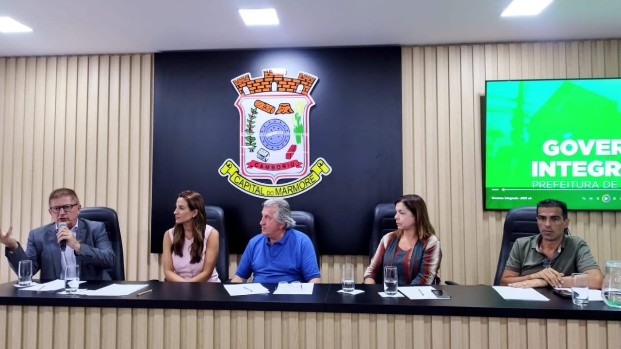 abastecimento de água,outorga,Rio Camboriú,falta de água,saneamento,eficiência operacional,captação de água,modernização,Balneário Camboriú,Camboriú,ARESC,estação de tratamento,escassez de água,autoridades do Estado,ajustes contratuais,Águas de Camboriú,ETA,colaboração entre as cidades