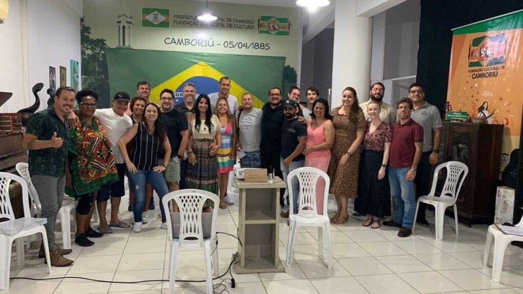 Fundação Cultural de Camboriú,músicos,classe artística,gestão cultural,artistas locais,eventos culturais,feiras culturais,editais culturais,projetos culturais,Conselho de Cultura,Plano Municipal de Cultura,diretor de eventos culturais,Felipe Ponte,grupo no WhatsApp,desenvolvimento cultural