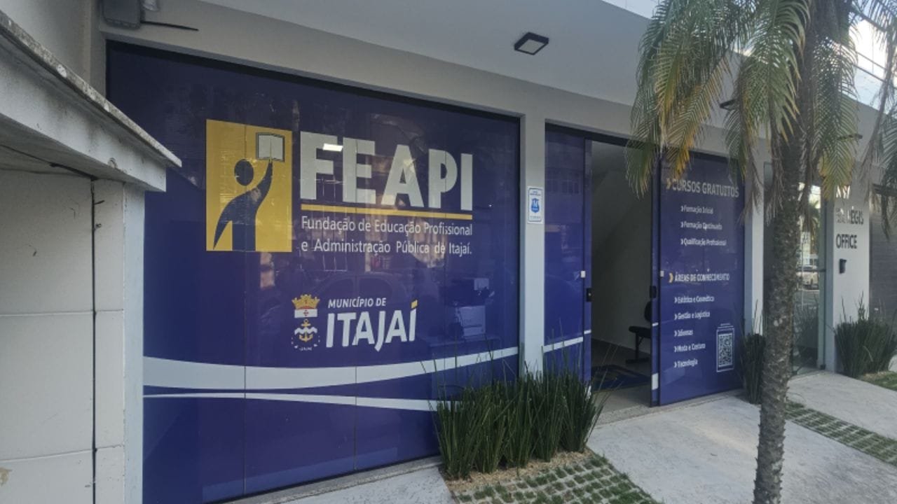 FEAPI,bolsas de estudo,cursos técnicos,edital 2025,Prefeitura de Itajaí,educação profissional