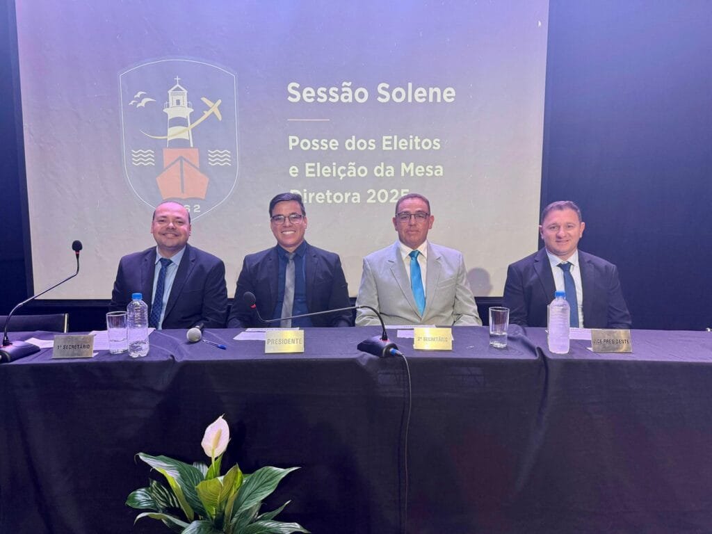 Câmara de Vereadores,Navegantes,Prefeito Liba Fronza,Vice-Prefeito Ricardo Muniz Ventura,Mesa Diretora,Júlio do Abre Olho,Marcos Chapecó do Forro,Marcos Guarezi Bortolatto,Wancarlos Wolinger Corsani,Desenvolvimento de Navegantes,Votação histórica