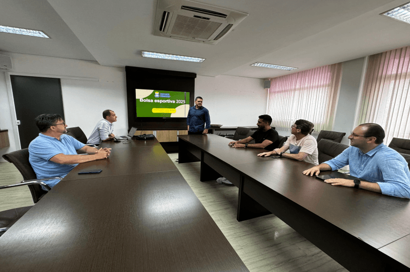 Fundação Municipal de Esporte e Lazer,FMEL,Esporte,Eventos Esportivos,Itajaí,Bolsa Atleta,Bolsa Técnico,Programa de Iniciação Esportiva,Critérios Claros,Política Pública Esportiva,Desempenho dos Atletas,Prefeito,Robison Coelho