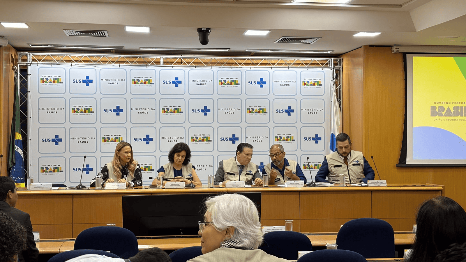 Dengue,arboviroses,Ministério da Saúde,COE,prevenção,vacina,Aedes aegypti,controle de vetores,Brasil,saúde pública.