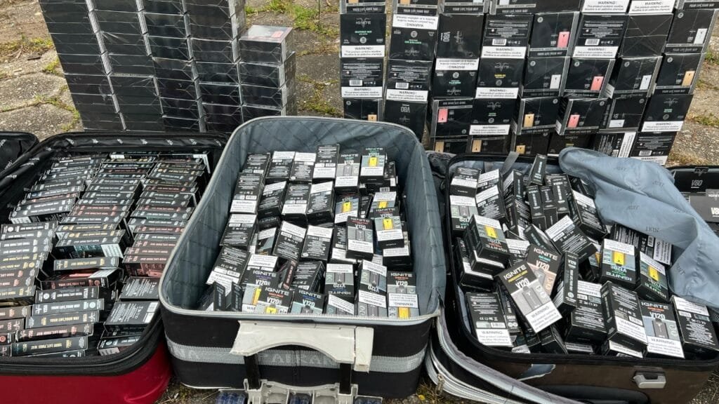 cigarro eletrônico,contrabando,Camboriú,12ºBPM,apreensão,Pods,Polícia Militar,Monte Alegre,Monte Bandeira,Monte Nevada,proibição,comercialização,tabacarias,Brasil,residência