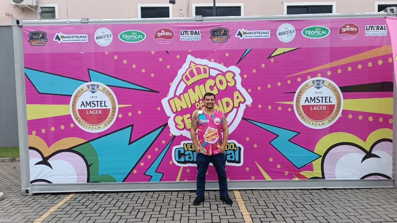 Inimigos da Segunda,Balneário Camboriú,Carnaval,abadá,Avenida Atlântica,open bar,Victor Alves,Funk Melody,L'Boy & MK,Praia Brava,Itajaí,Bombinhas,desfile,programação,drinks