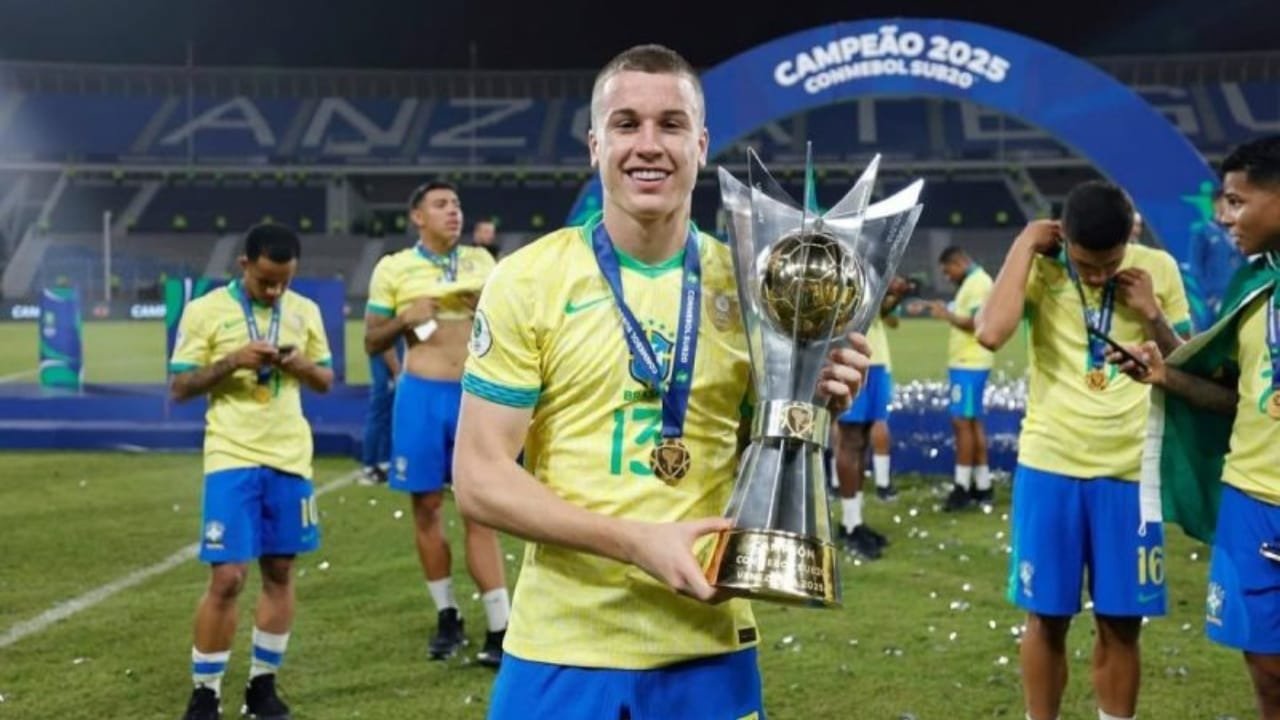 Seleção Brasileira Sub-20,Igor Schlemper,Henrique Menke,Balneário Camboriú,Camboriú,Campeonato Sul-Americano,Copa do Mundo Sub-20,CBF,Grêmio,futebol brasileiro,goleiro Henrique Menke,lateral Igor Schlemper,Santa Catarina,Argentina x Brasil,título histórico