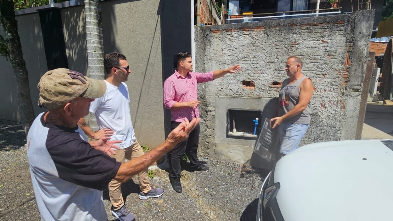 Emasa,abastecimento de água,Balneário Camboriú,Bairro Nova Esperança,booster,Rua Sinizio Costa,Estação de Tratamento de Esgoto,Auri Pavoni,Thiago Pacheco,hidrômetros,Subprefeitura da Região Sul,saneamento básico,água tratada