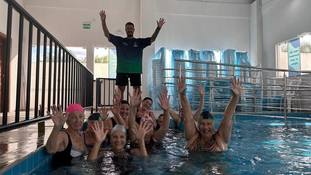 Hidroginástica,terceira idade,Itapema,condicionamento físico,socialização,bem-estar mental