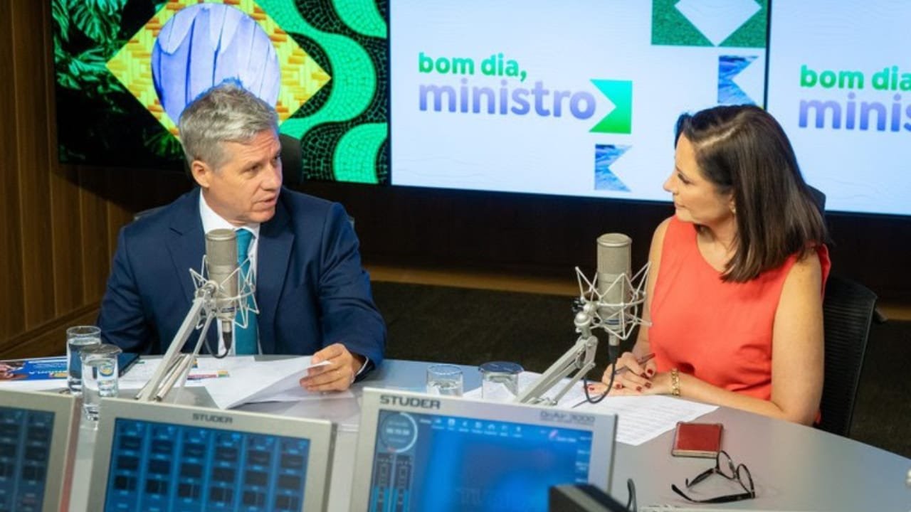 Paulo Teixeira,Desenrola Rural,agricultura familiar,produção de alimentos,crédito rural,Pronaf,safra recorde,Conab,agroecologia,preço dos alimentos,BNDES,Planapo,Pronara,Mapa da Fome,bioinsumos