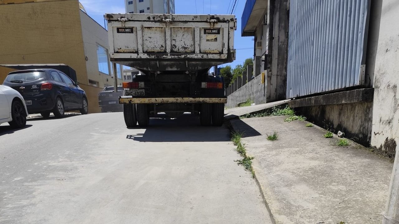 FAACI,Itapema,derramamento de concreto,Rua 410,Morretes,fiscalização ambiental,concreteira,Luciana Saramento,preservação ambiental,denúncia,WhatsApp,rede pluvial,impacto ambiental,medidas corretivas,limpeza