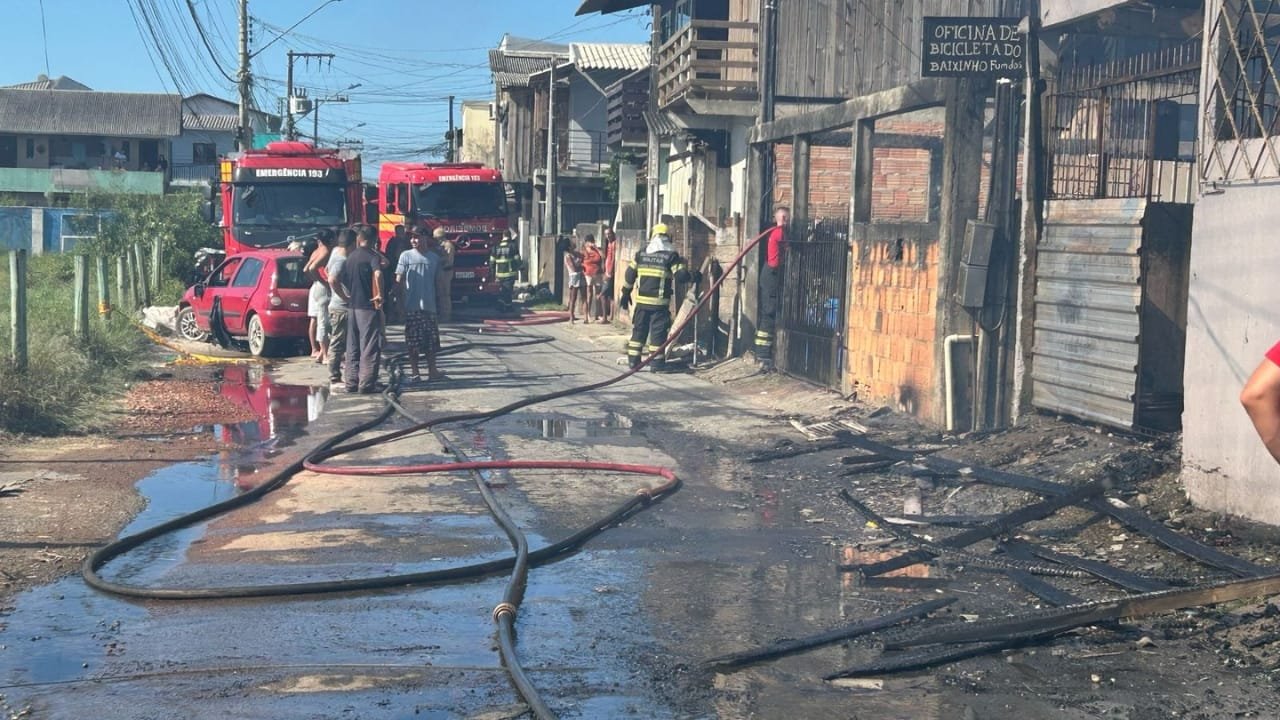 CRAS Promorar,incêndio Itajaí,central de doações,Prefeitura de Itajaí,Rua Alberto Werner,bairro Vila Operária,roupas masculinas,produtos de higiene,alimentos não perecíveis,móveis,eletrodomésticos,telefone (47) 99785-1540
