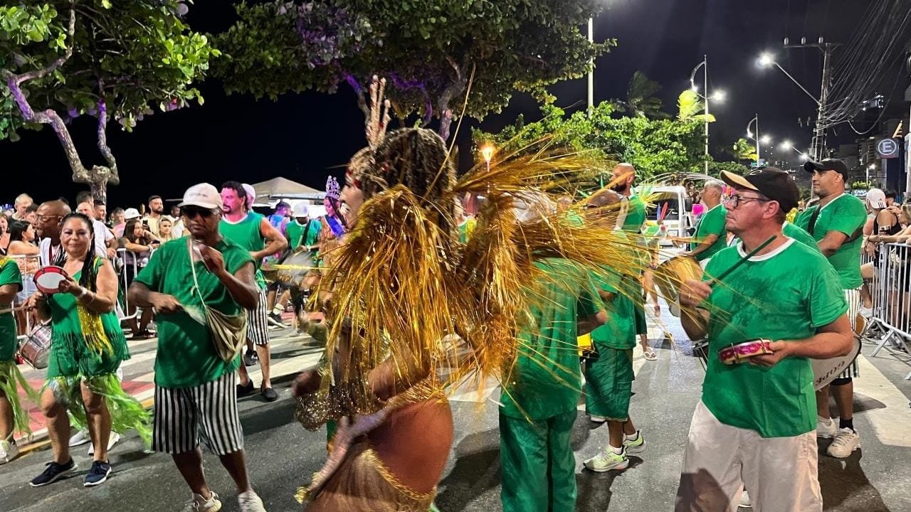 Carnaval,Balneário Camboriú,gestão de resíduos,RE7 Ambiental,Liga Carnavalesca,sustentabilidade,Avenida Atlântica,responsabilidade ambiental,limpeza pública,resíduos sólidos,responsabilidade social,Expocentro Júlio Tedesco,turismo sustentável,organização de eventos,limpeza de rua