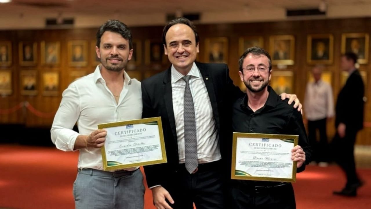 Next Shipping,Moções de Aplauso,Santa Catarina,logística internacional,gestão de pessoas,inovação,Evandro Turatto,Bruno Meurer,Assembleia Legislativa,Deputado Carlos Humberto,impacto social,crescimento empresarial,honraria,prêmios,melhor empresa para trabalhar