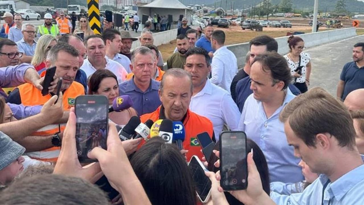 SC-486,BR-101,Itajaí,Jorginho Mello,Jerry Comper,AMFRI,Tiago Baltt,mobilidade urbana,infraestrutura viária,Programa Estrada Boa,logística,portos catarinenses,Santa Catarina