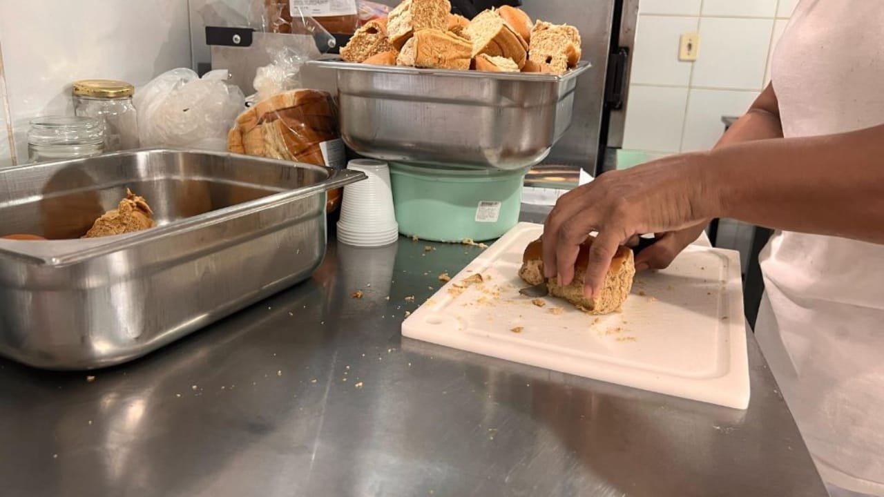 Itajaí,carteira de saúde,Vigilância Sanitária,UBS São João I,UBS Cidade Nova II,manipulação de alimentos,hemograma,VDRL,parasitológico de fezes,Anvisa,curso de boas práticas,Secretaria de Saúde,descentralização,atendimento,exames