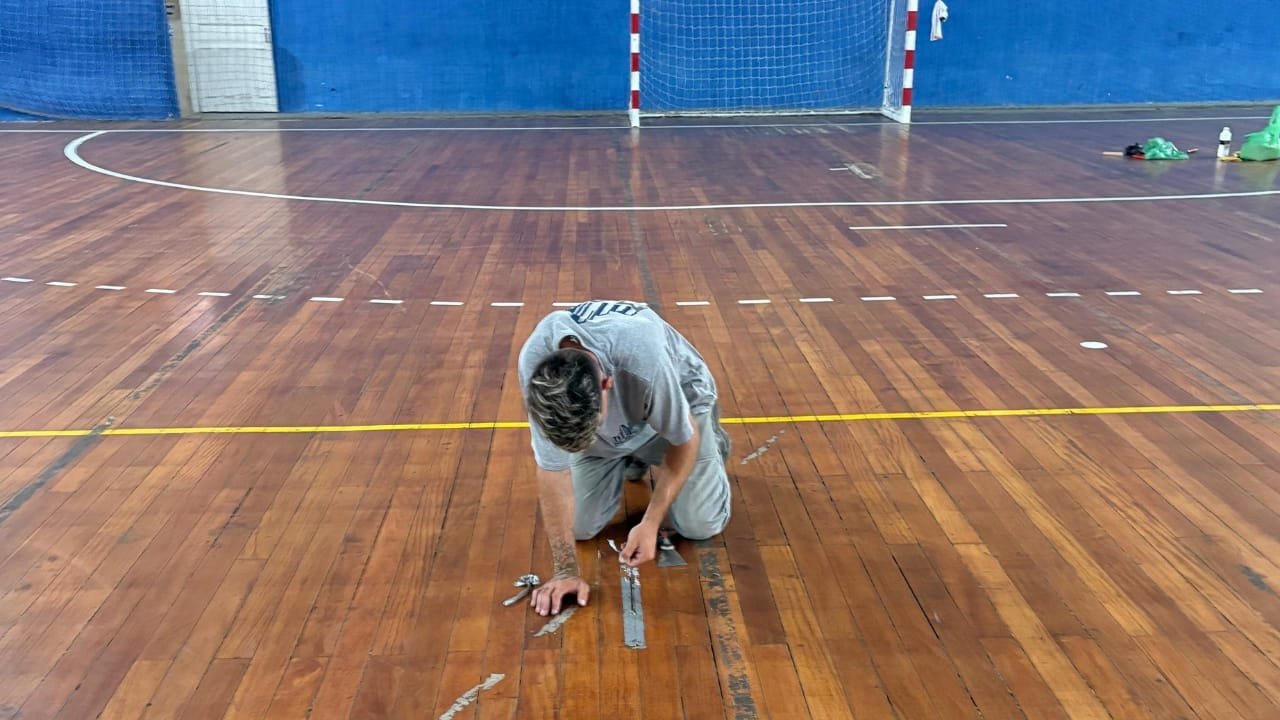 Ginásio Gabriel Collares,FMEL,Fundação Municipal de Esporte e Lazer,Secretaria de Obras,Professor Pato,reparos,banheiros,lâmpadas,arquibancadas,quadra,futsal,OLESC,Joguinhos,Daniel Passos,atividades esportivas,comunidade,melhorias