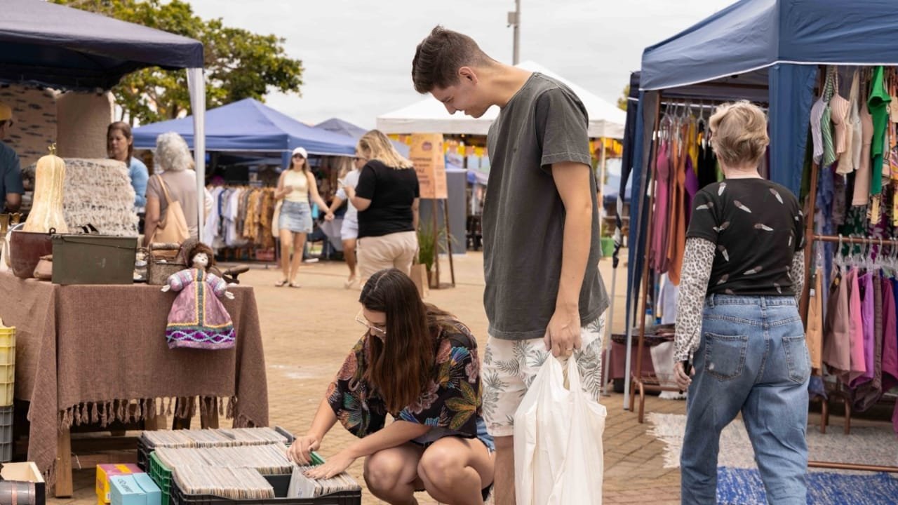 Som&Sol,Música na Rua,Economia Criativa,Feirantes,Expositores,Food Trucks,Artesanais,Produtos Locais,Litoral Catarinense,Edições 2025,Curadoria,Marcas Autorais,Inscrições Abertas,Empreendedores,Flexibilidade,Planejamento