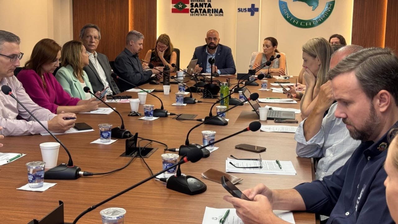 Vacinação,Dengue,Cobertura Vacinal,Adolescentes,Saúde Pública,Surtos,Estratégia de Imunização,Saúde,Santa Catarina