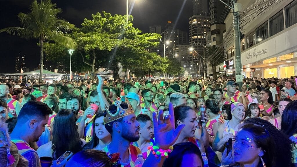 Carnaval 2025,Balneário Camboriú,programação,blocos carnavalescos,DJ Kley,Luciana,Banda Rabo de Saia,Carnaval Infantil,trios elétricos,Festa de Carnaval