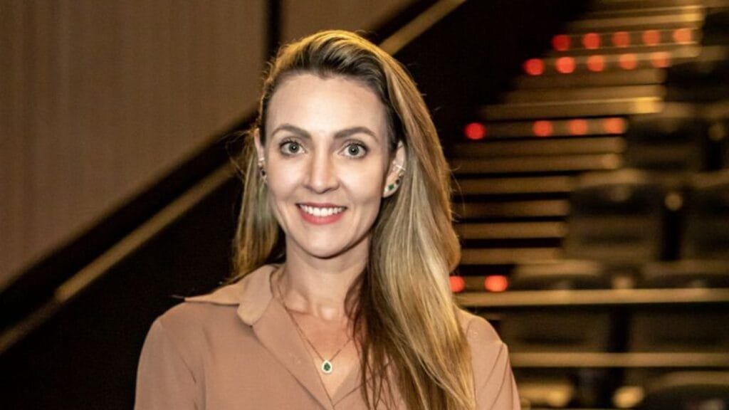 Turismo,Santa Catarina,Alimentação Fora de Casa,Abrasel SC,Influxo de Turistas,Economia Local,Desvalorização do Real,Pandemia,Desafios do Setor,Contratação de Mão de Obra,Custos de Insumos,Desafios Financeiros