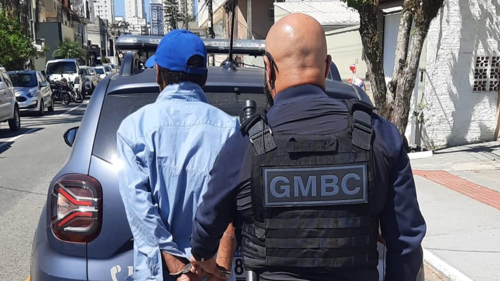 Guarda Municipal,furto de celular,rastreamento de dispositivo,Avenida Brasil,abordagem policial,prisão em flagrante,Central de Plantão Policial,segurança pública