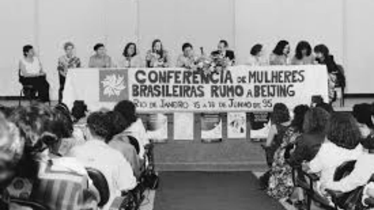Exposição Pequim+30,Igualdade de gênero,Câmara dos Deputados,Conferência Mundial sobre a Mulher,Direitos das mulheres,Corredor Tereza de Benguela,Secretaria da Mulher,Plataforma de Ação de Pequim,Políticas públicas,Violência contra mulheres,Discriminação de gênero,Brasil,ONU