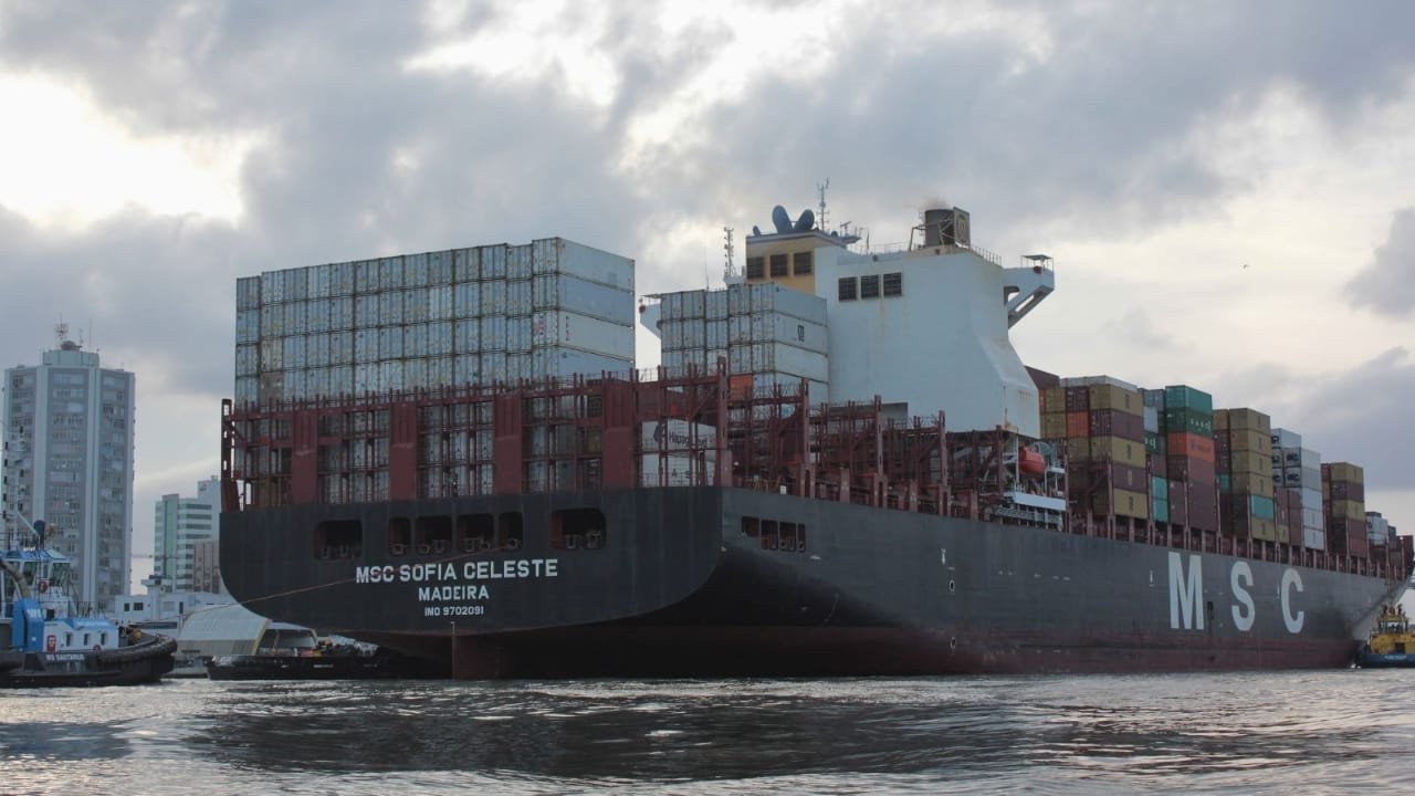 Foz do Itajaí,exportações,Santa Catarina,carne de aves,carne suína,madeira serrada,enchidos de carne,importações,geração de empregos,FIESC,CAGED,indústria,China,Japão,Filipinas