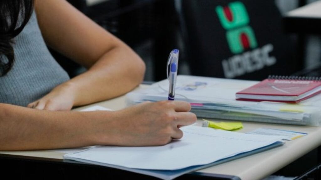 Olimpo Pré-Vestibular,Balneário Camboriú,Udesc,Cesfi,Enem,escolas públicas,ensino superior,inscrições,vagas,curso gratuito,Biologia,Física,Geografia,História,Matemática