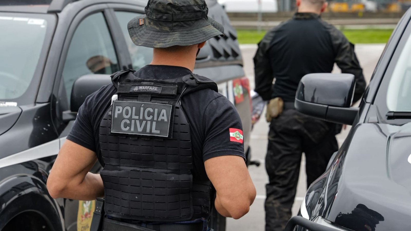 Polícia Civil,Santa Catarina,reajuste salarial,segurança pública,delegado,agente de polícia,escrivão,psicólogo,Ulisses Gabriel,Jorginho Mello,segurança,salários,carreiras,valorização,índices de violência