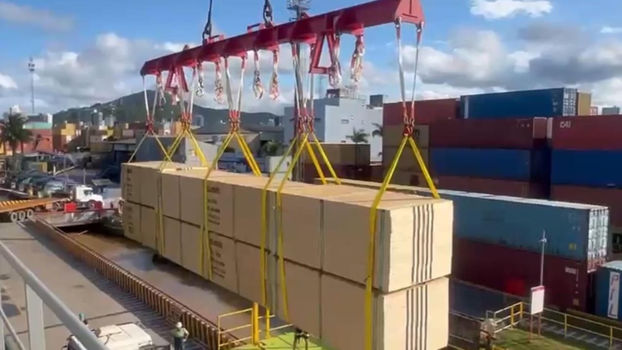 Itajaí,Secretaria de Desenvolvimento Econômico,setor marítimo,terminal portuário,carga geral,geração de empregos,planejamento estratégico,Ernando João Alves Júnior,desenvolvimento sustentável,contêineres,pesca,parcerias empresariais