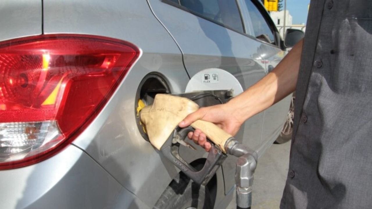 gasolina em Navegantes,preço da gasolina maio 2025,queda no valor do combustível,pesquisa Procon Navegantes,diesel S-10 mais barato,variação de preço gasolina,preço do etanol Navegantes,combustível mais barato SC,Procon denúncias Navegantes,GNV sem alteração,gasolina aditivada Navegantes,variação combustível maio,etanol sobe preço,combustível SC 2025,preços combustíveis atualizados