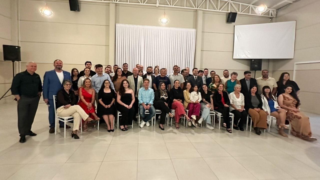 Associação de Comunicadores,APROECESC,Dia da Comunicação,Canelinha,Gustavo Metzner,Indavirus,Marciano Machado,Brusque,Comunicação Digital,Profissionais de Comunicação,Mídia Independente,Santa Catarina,Evento de Comunicação,Aprocorb,Novas Tendências