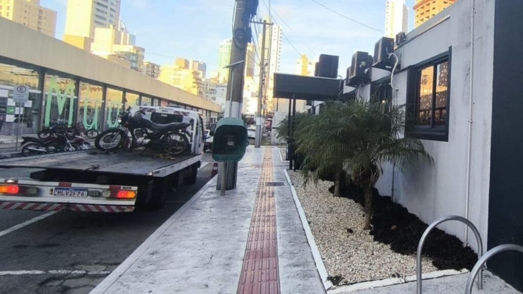 Motocicleta recuperada,Furto de moto,Agentes de trânsito BC,Fiscalização 153,Vaga para idosos,Central de Plantão Policial,Guincho BC,Segurança no trânsito