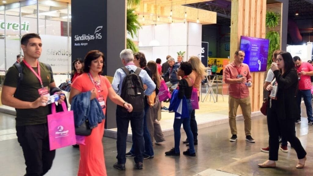 Feira Brasileira do Varejo,soluções inovadoras,networking qualificado,empresas catarinenses,varejo nacional,tecnologia no varejo,tendências do varejo,marketing digital,fidelização de clientes,serviços cooperativos,eventos de varejo,inteligência artificial,experiência do consumidor,Porto Alegre,empreendedorismo no varejo