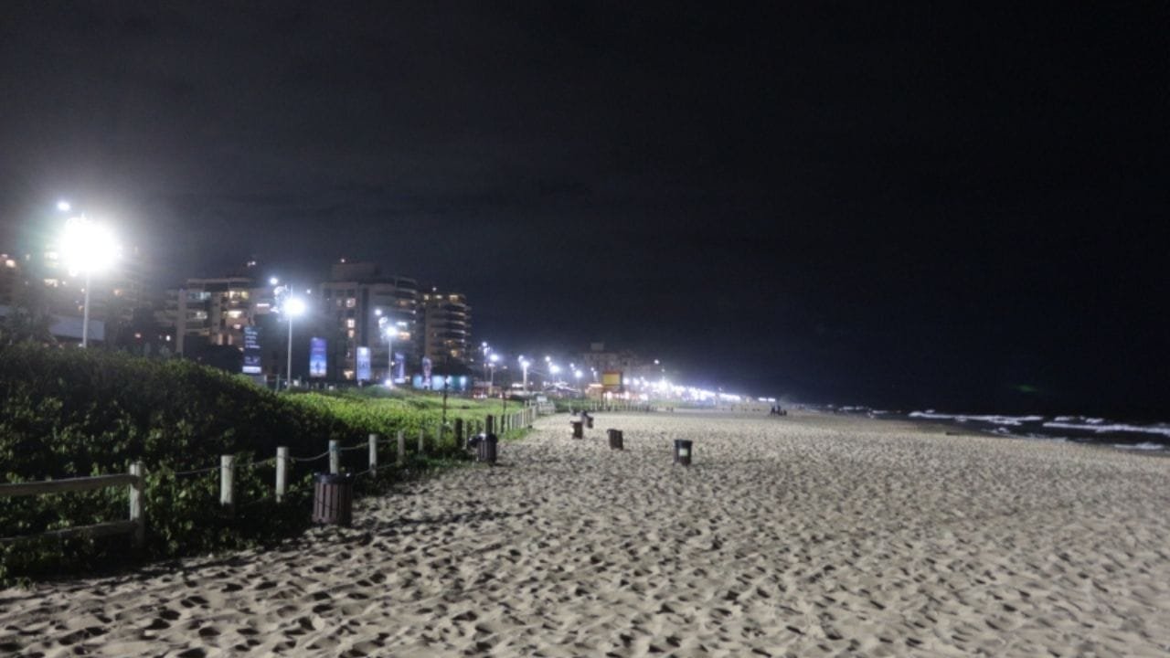 pesca da tainha Itajaí,desligamento de refletores,Praia Brava Itajaí,redução de iluminação artificial,poluição luminosa,pesca sazonal,Associação dos Pescadores,sustentabilidade na pesca,economia local Itajaí,cultura pesqueira,iluminação pública Itajaí,pesca tradicional brasileira,condições para pesca,impacto ambiental,preservação cultural