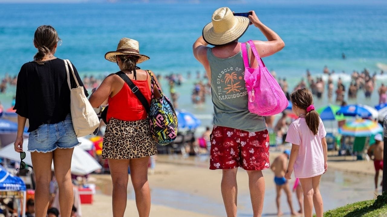 Santa Catarina turismo internacional,crescimento turistas estrangeiros,visitantes Argentina,turismo Brasil 2025,infraestrutura turística SC,ecoturismo Santa Catarina,gastronomia Santa Catarina,promoção turística,turismo América do Sul,turismo sustentável,destino turístico SC,conexão aérea SC,cultura catarinense,hotelaria Santa Catarina,feiras internacionais turismo