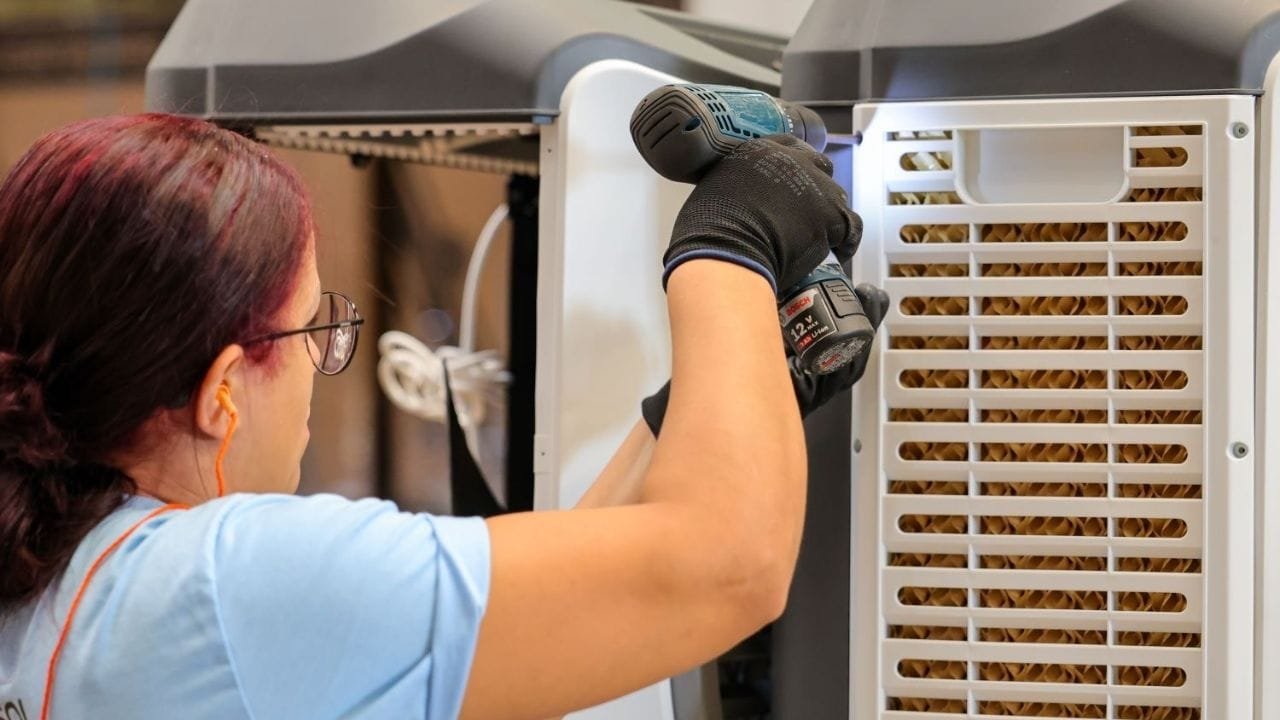 emprego em santa catarina,jovens aprendizes,trabalhadores estrangeiros,mercado de trabalho sc,contratações formais,economia catarinense,vagas abertas santa catarina