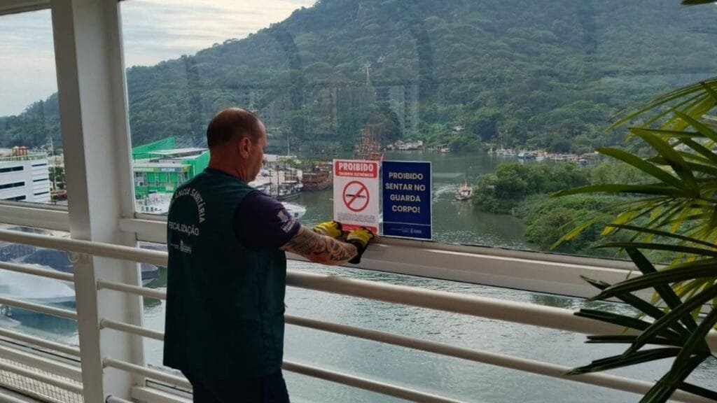 campanha contra o cigarro eletrônico,fiscalização tabagismo BC,31 de maio sem tabaco,Vigilância Sanitária Balneário Camboriú,uso proibido de vape