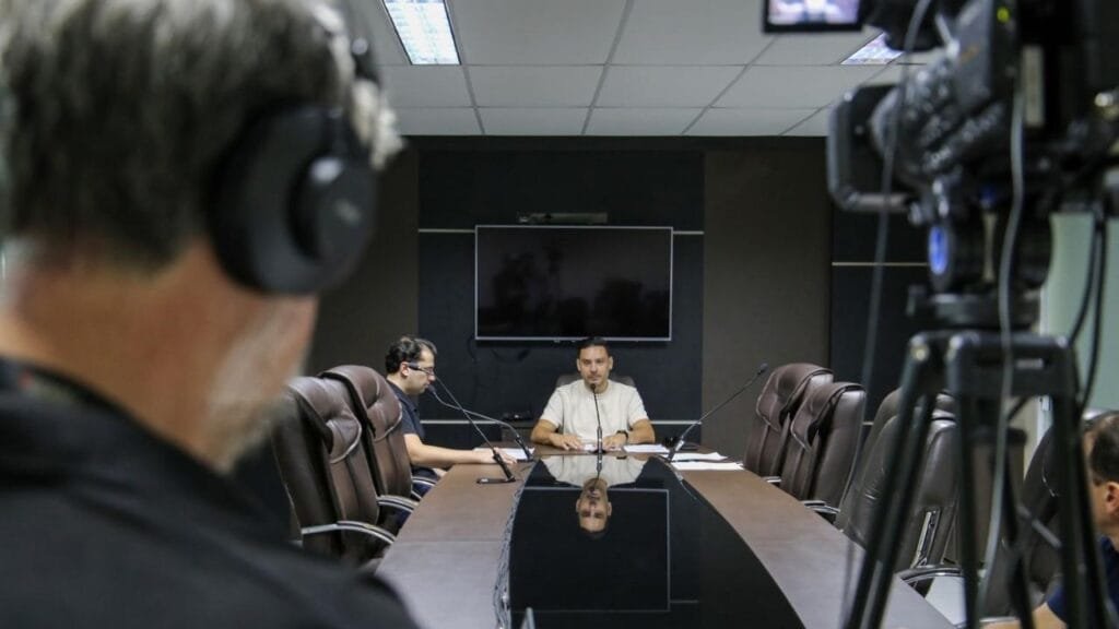 micromobilidade urbana,Balneário Camboriú,Comissão Parlamentar Especial,transporte sustentável,reunião da comissão,Câmara de Vereadores,mobilidade inteligente,audiência pública micromobilidade,prorrogação dos trabalhos,soluções urbanas,Requerimento 4/2025,Resolução 27/2025,infraestrutura urbana,veículos leves urbanos,vereadores Anderson Santos