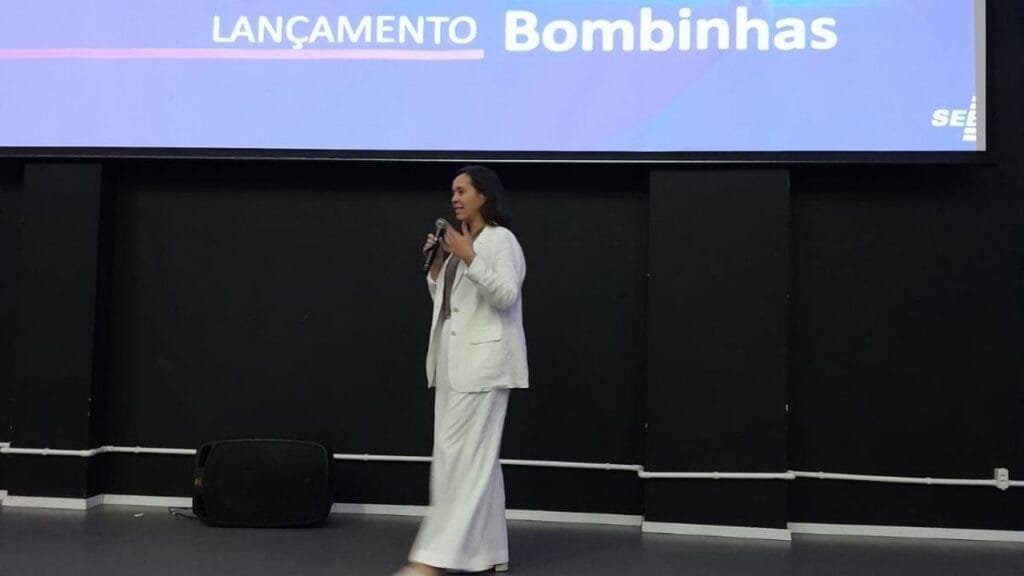 Bombinhas,Sebrae Santa Catarina,Programa Cidade Empreendedora 2025,gestão pública eficiente,consultorias gratuitas,Plano Municipal de Turismo,turismo em Bombinhas,capacitação empreendedora,desenvolvimento socioeconômico,empreendedorismo na escola,inclusão socioprodutiva,Programa Força Mulher,CRAS Bombinhas,projeto Arte Catarina,Rota Gastronômica da Tainha