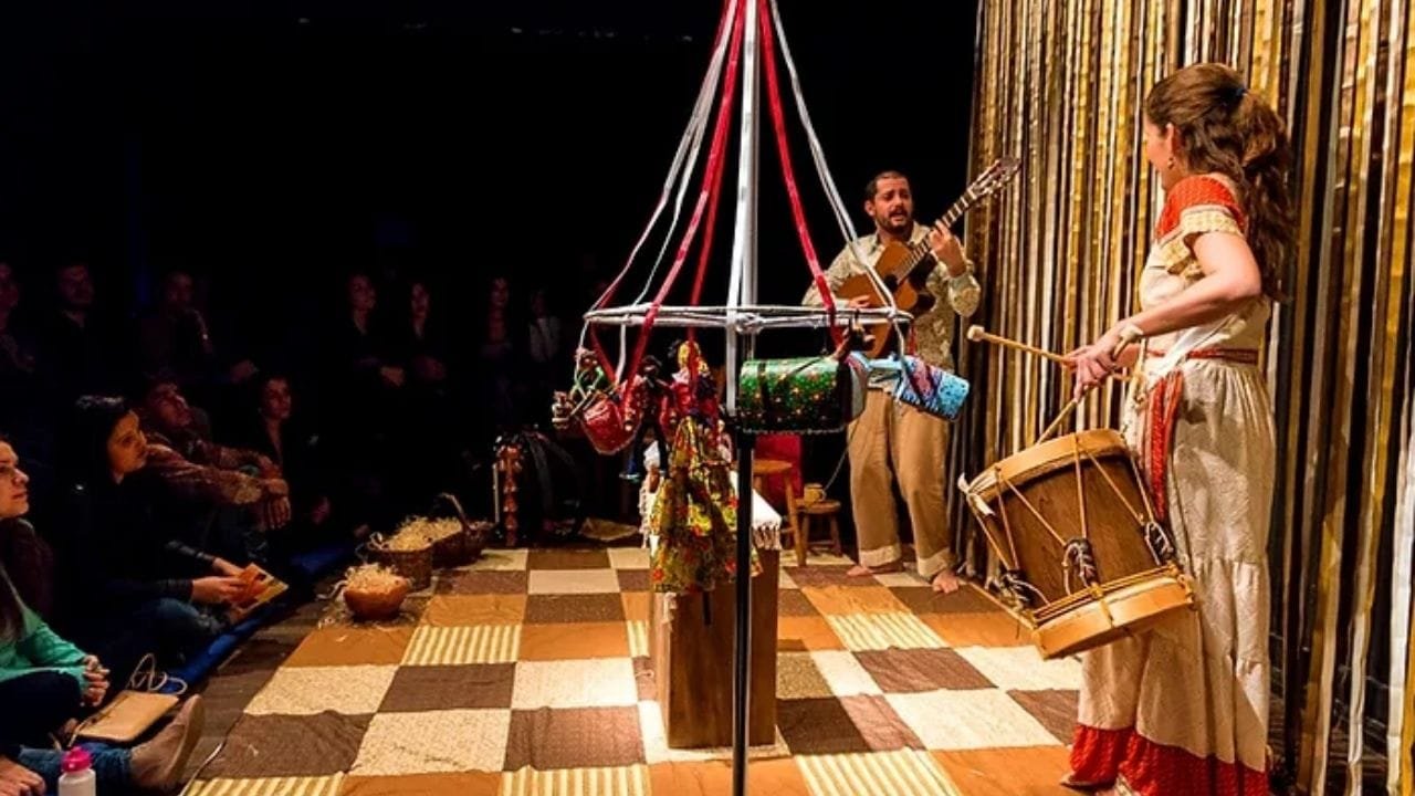 Cia Experimentus 25 anos,circulação de repertório Itajaí,teatro para infâncias,Menina Pilota de Espaçonave,Vem ver nosso boi brincar,cantador Arnoldo Cueca,Casa da Cultura Dide Brandão,espetáculos gratuitos Itajaí,teatro catarinense,cultura popular,agendamento escolar teatro,mediação teatral,projeto cultural Itajaí,incentivo à cultura,patrocínio cultural