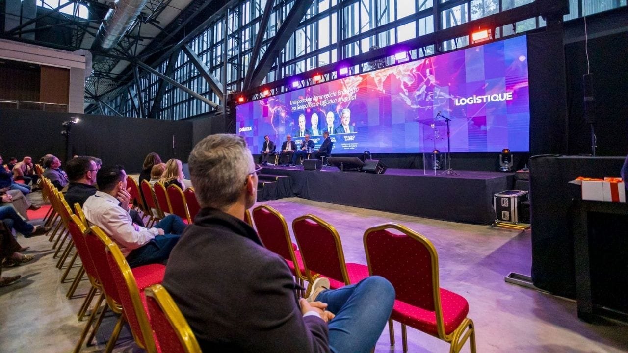 presença chinesa no Brasil,investimentos em logística,energia limpa no Brasil,veículos elétricos BYD GWM,Logistique Summit 2025,Balneário Camboriú SC,infraestrutura logística Brasil,comércio Brasil-China,transformação digital na logística,ESG e descarbonização