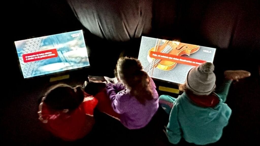 Orquestra Didática,Florianópolis evento cultural,instalação artística musical,Sinfonia Eroica,Beethoven no Brasil,música clássica interativa,biblioteca Barreiros Filho,Lei Rouanet cultura,Colégio Positivo patrocínio,experiência sensorial Beethoven,instrumentos orquestra,projeto musical educativo,evento gratuito Florianópolis,turismo cultural SC,arte acessível SC