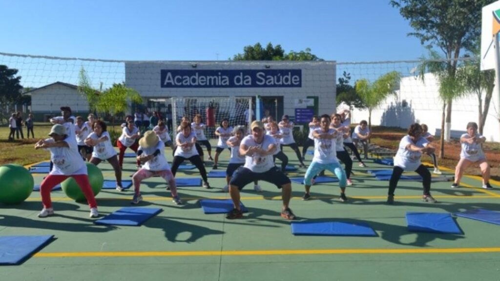 atenção primária à saúde,equipes de saúde,saúde pública em Santa Catarina,programa academia da saúde,Brasil Sorridente,CNES,unidades básicas de saúde,atendimento preventivo,saúde bucal,consultório na rua,estratégia saúde da família,equipes multiprofissionais eMulti,formação profissional APS,credenciamento SUS 2025,investimento saúde pública