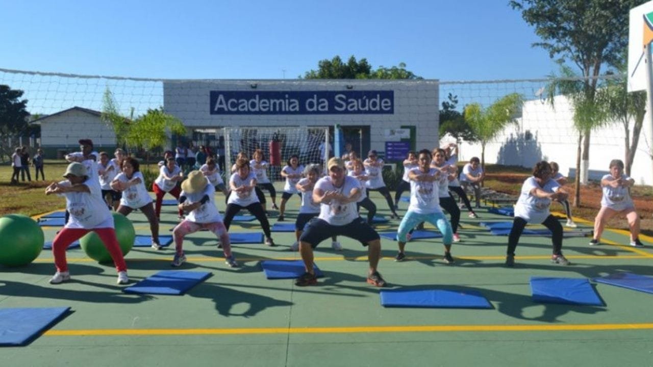 atenção primária à saúde,equipes de saúde,saúde pública em Santa Catarina,programa academia da saúde,Brasil Sorridente,CNES,unidades básicas de saúde,atendimento preventivo,saúde bucal,consultório na rua,estratégia saúde da família,equipes multiprofissionais eMulti,formação profissional APS,credenciamento SUS 2025,investimento saúde pública