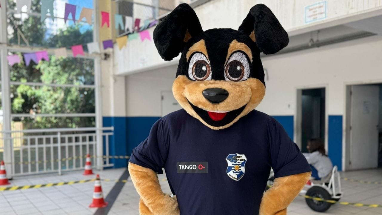 mascote Tango Balneário Camboriú,agentes de trânsito BC,BC Trânsito mascote,ações educativas trânsito BC,programa Transitar Balneário Camboriú,segurança no trânsito Balneário Camboriú,campanha Maio Amarelo BC,mascote trânsito educativo